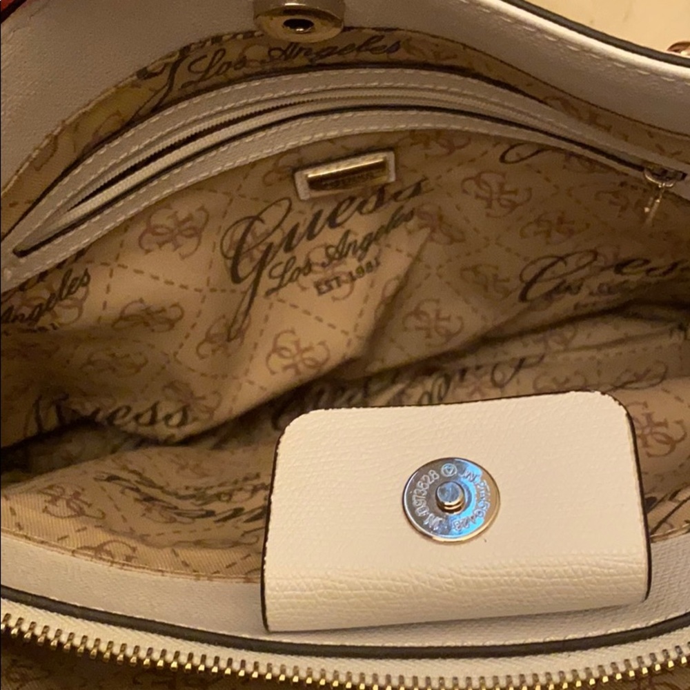 Guess Purse - Picture 5 of 7